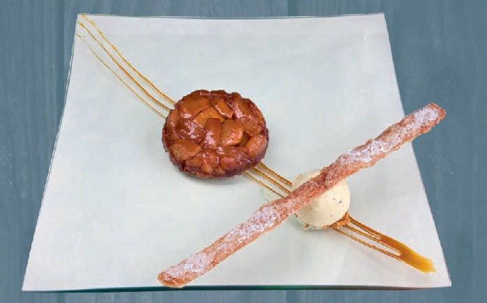 Fanfare's tarte tatin van peer met vanilleijs